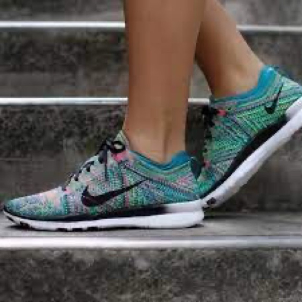 Nike’s TR Fly Knit Sneaker sz 9